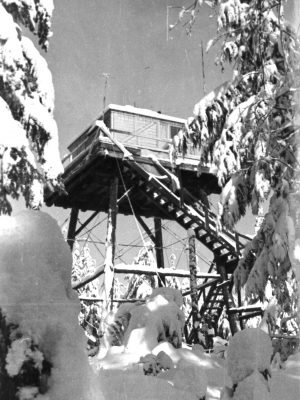 Rinker Point Fire Lookout in 1943, occupied during WII, photo USFS